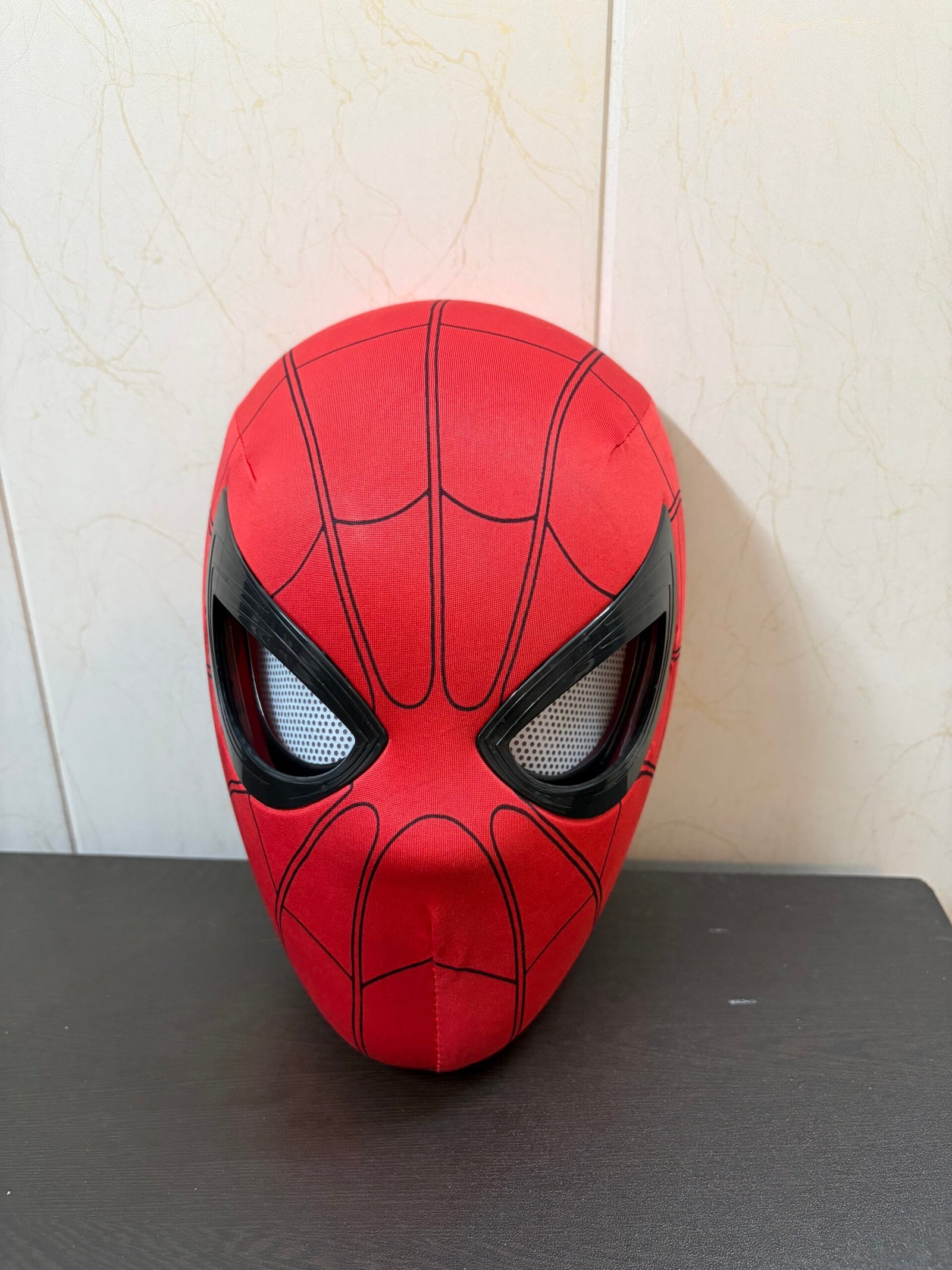 Spiderman mask jaw moving with led